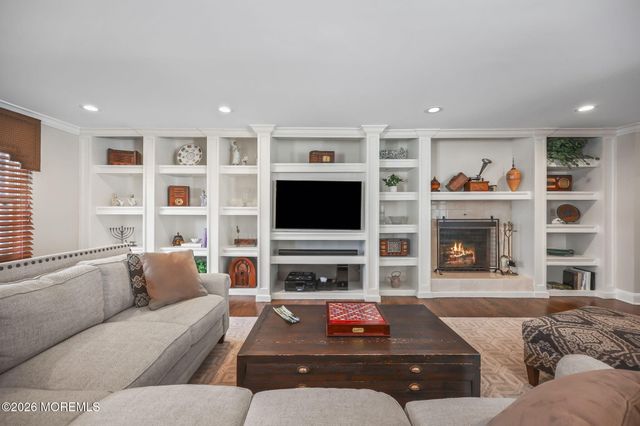 3 Alberta Drive, Marlboro, NJ 07746