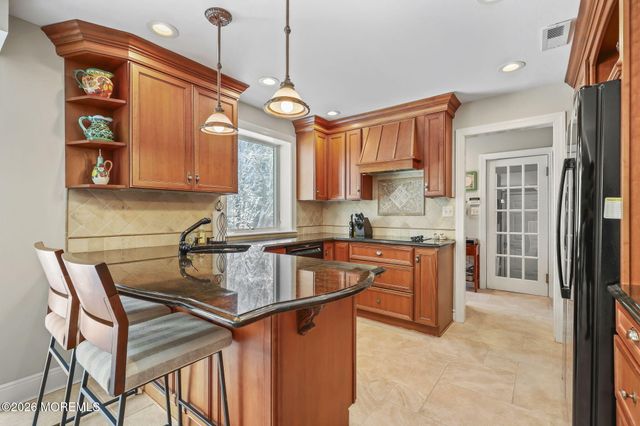 3 Alberta Drive, Marlboro, NJ 07746