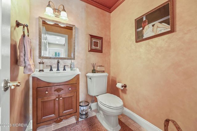 3 Alberta Drive, Marlboro, NJ 07746