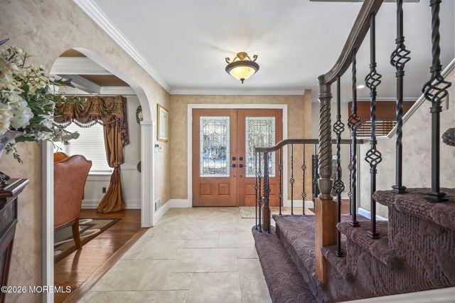 3 Alberta Drive, Marlboro, NJ 07746