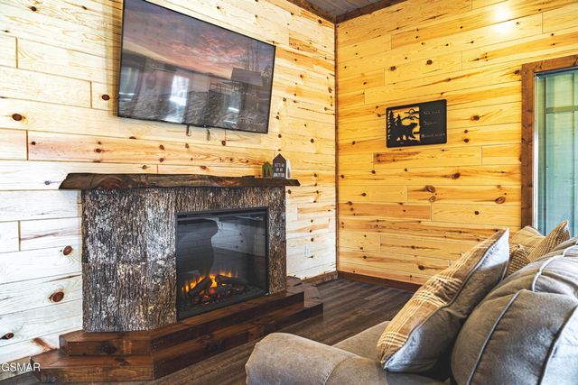 918 Elm Road, Gatlinburg, TN 37738