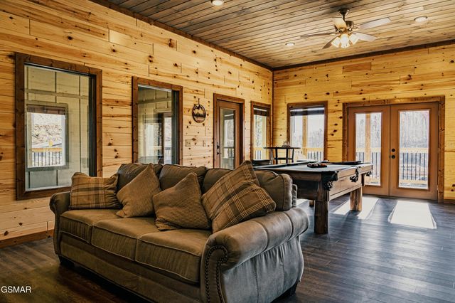 918 Elm Road, Gatlinburg, TN 37738