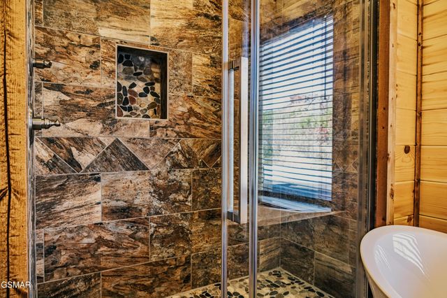 918 Elm Road, Gatlinburg, TN 37738