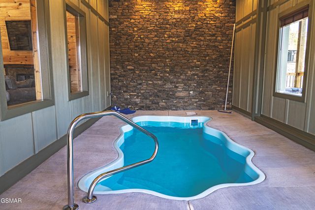 918 Elm Road, Gatlinburg, TN 37738