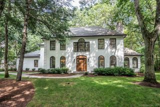 4 Lowell Road, Farmington, CT 06032