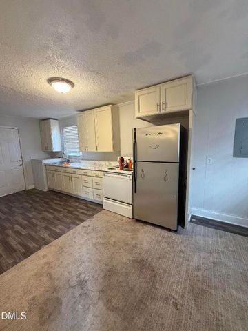 1222 Rauhut Street, Burlington, NC 27217