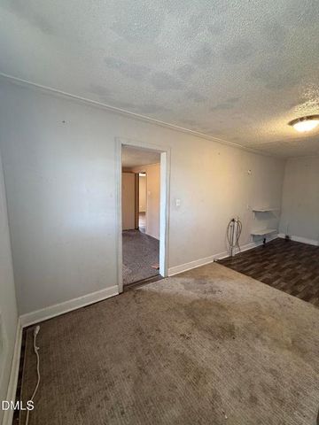 1222 Rauhut Street, Burlington, NC 27217