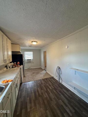 1222 Rauhut Street, Burlington, NC 27217