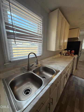 1222 Rauhut Street, Burlington, NC 27217