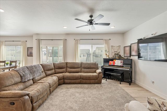 1824 E MEADOWLARK DR, Eagle Mountain, UT 84005