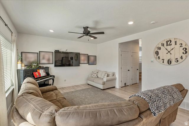 1824 E MEADOWLARK DR, Eagle Mountain, UT 84005