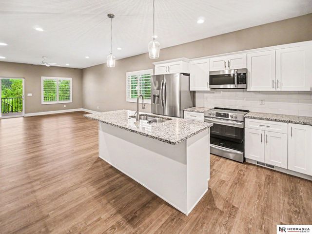 9023 Red Sky Lane, Lincoln, NE 68520