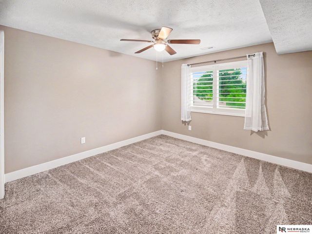 9023 Red Sky Lane, Lincoln, NE 68520