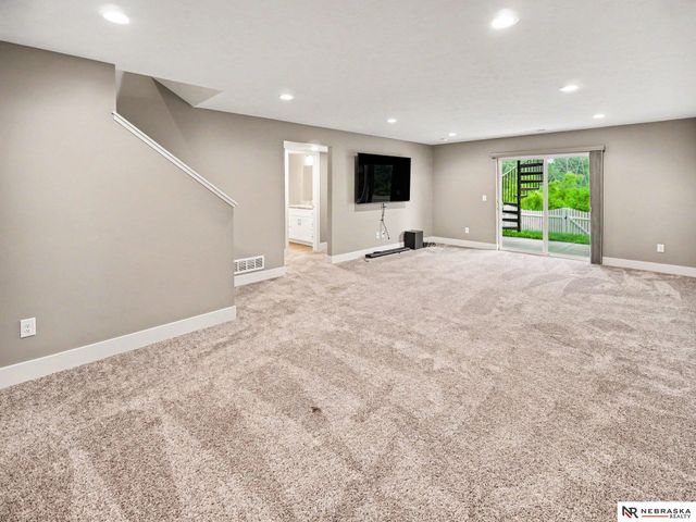 9023 Red Sky Lane, Lincoln, NE 68520