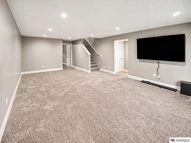9023 Red Sky Lane, Lincoln, NE 68520