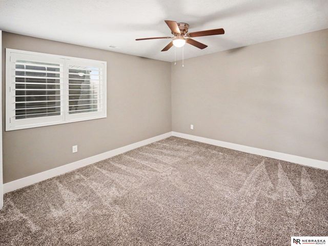 9023 Red Sky Lane, Lincoln, NE 68520