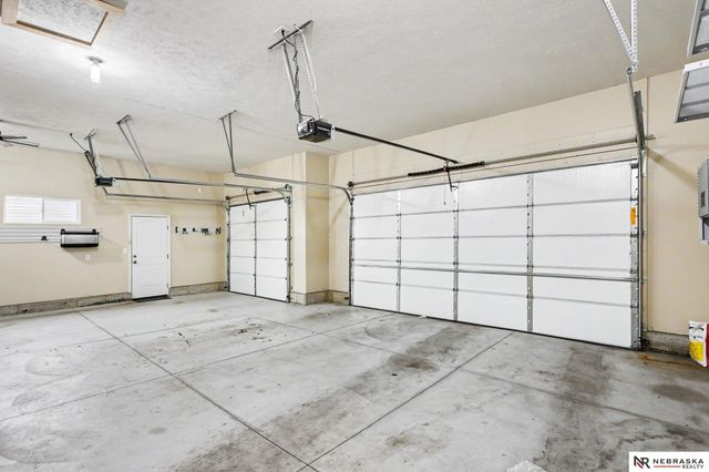 9023 Red Sky Lane, Lincoln, NE 68520