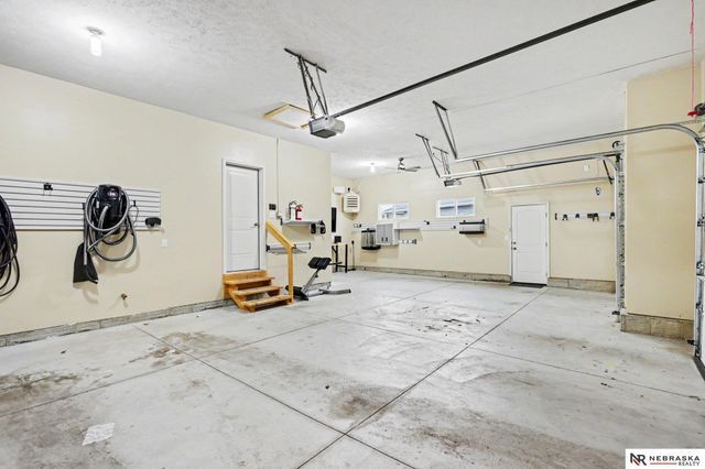 9023 Red Sky Lane, Lincoln, NE 68520