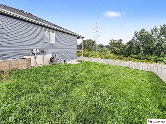 9023 Red Sky Lane, Lincoln, NE 68520