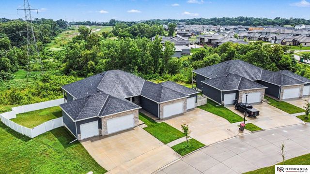 9023 Red Sky Lane, Lincoln, NE 68520