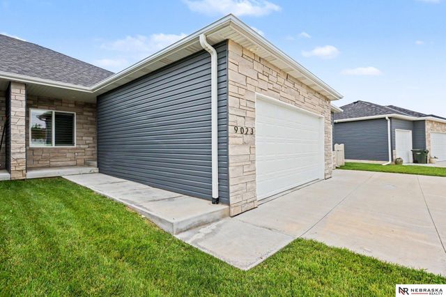 9023 Red Sky Lane, Lincoln, NE 68520