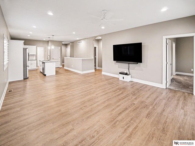 9023 Red Sky Lane, Lincoln, NE 68520