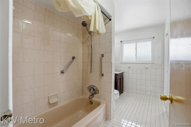 1204 Montrose Avenue, Royal Oak, MI 48073