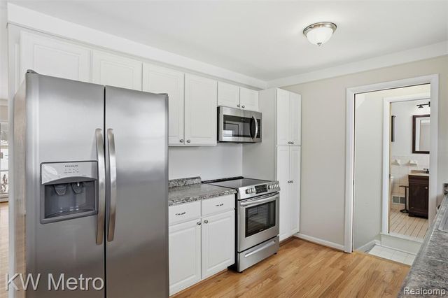 1204 Montrose Avenue, Royal Oak, MI 48073