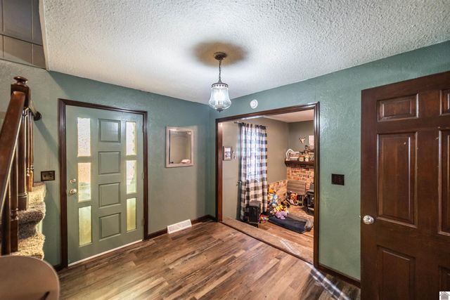 181 Woodland Dr., Benton, KY 42025