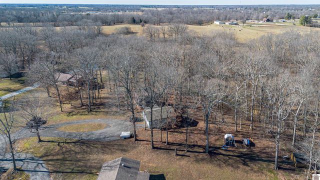 181 Woodland Dr., Benton, KY 42025