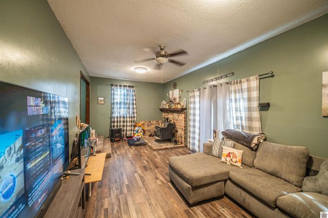 181 Woodland Dr., Benton, KY 42025