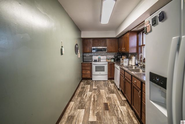 181 Woodland Dr., Benton, KY 42025