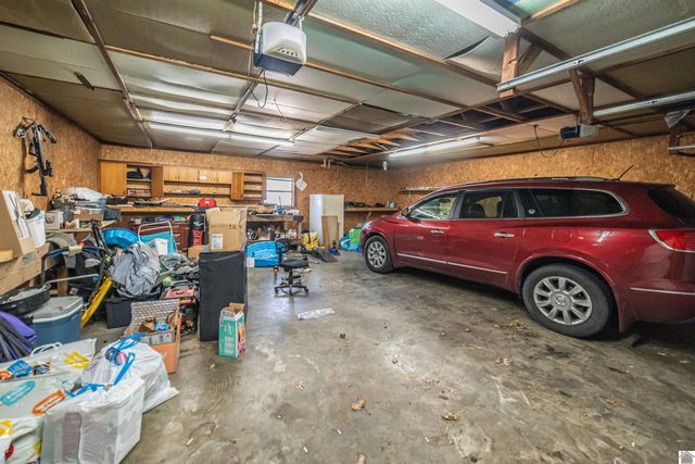 181 Woodland Dr., Benton, KY 42025