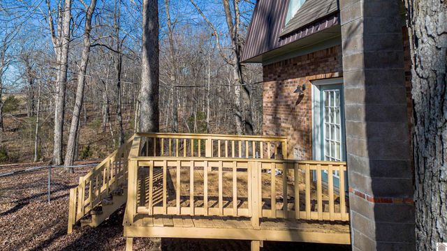 181 Woodland Dr., Benton, KY 42025