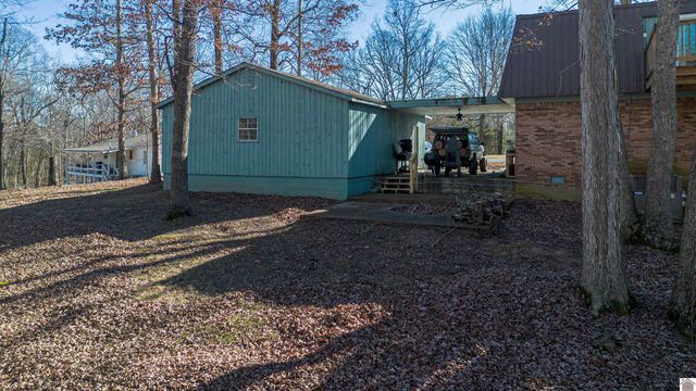 181 Woodland Dr., Benton, KY 42025