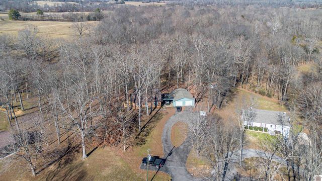 181 Woodland Dr., Benton, KY 42025