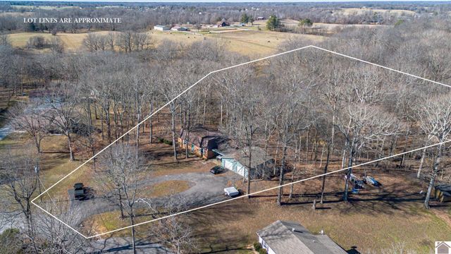 181 Woodland Dr., Benton, KY 42025