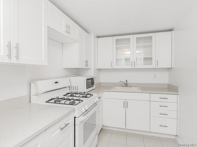 3302 Bronxwood Avenue 1, Bronx, NY 10469