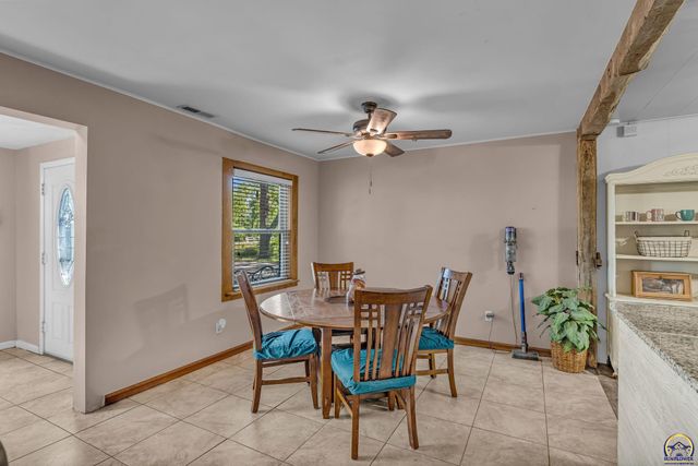 8649 SW 61st St, Topeka, KS 66610