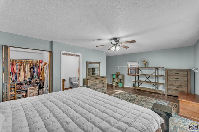 8649 SW 61st St, Topeka, KS 66610