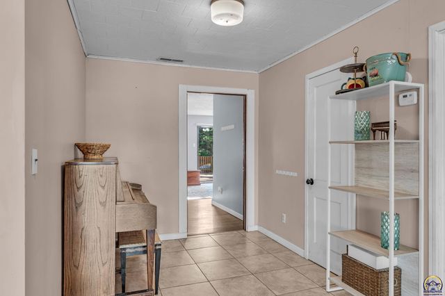 8649 SW 61st St, Topeka, KS 66610