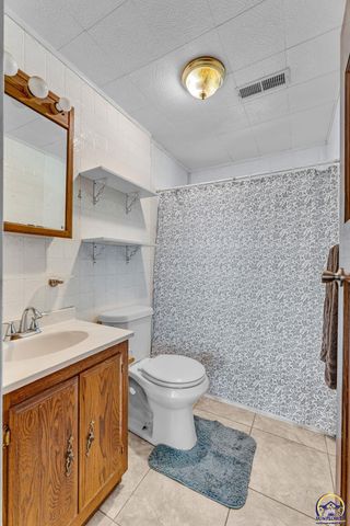 8649 SW 61st St, Topeka, KS 66610