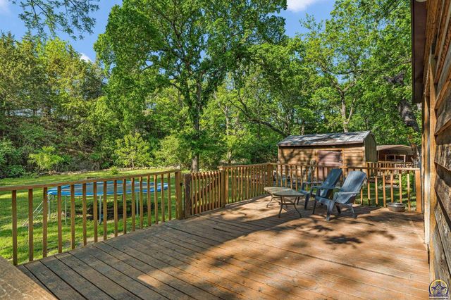 8649 SW 61st St, Topeka, KS 66610