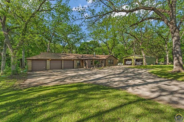 8649 SW 61st St, Topeka, KS 66610