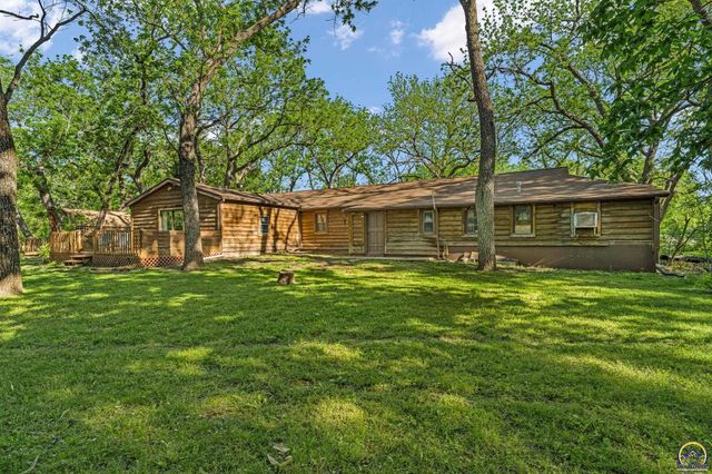 8649 SW 61st St, Topeka, KS 66610