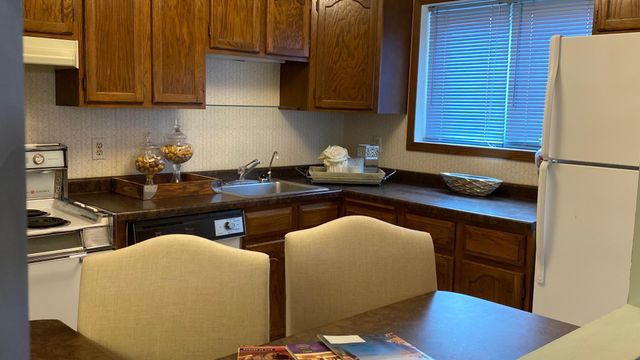 350 Ford Road 7, Saint Louis Park, MN 55426