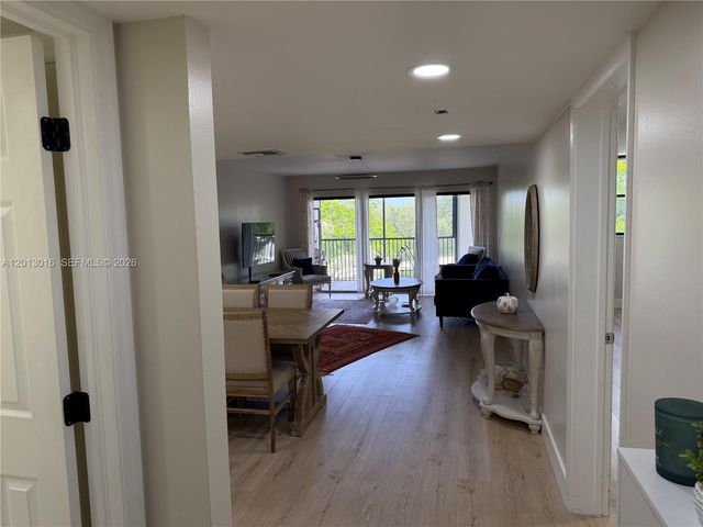 491 Racquet Club Rd 312, Weston, FL 33326