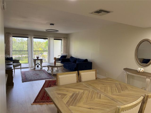 491 Racquet Club Rd 312, Weston, FL 33326