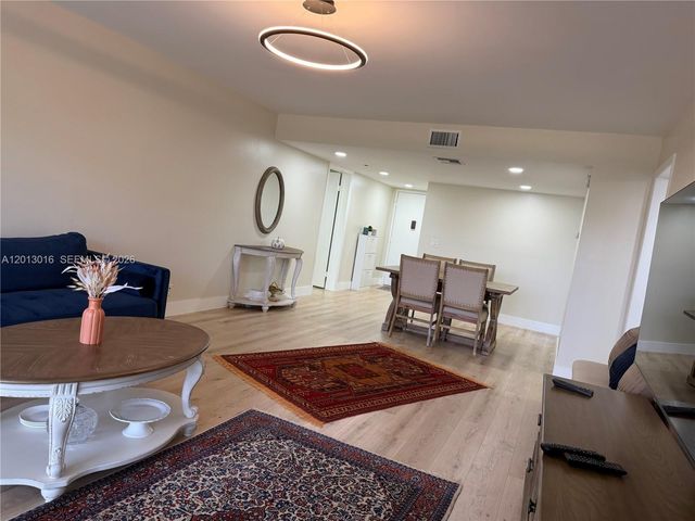 491 Racquet Club Rd 312, Weston, FL 33326