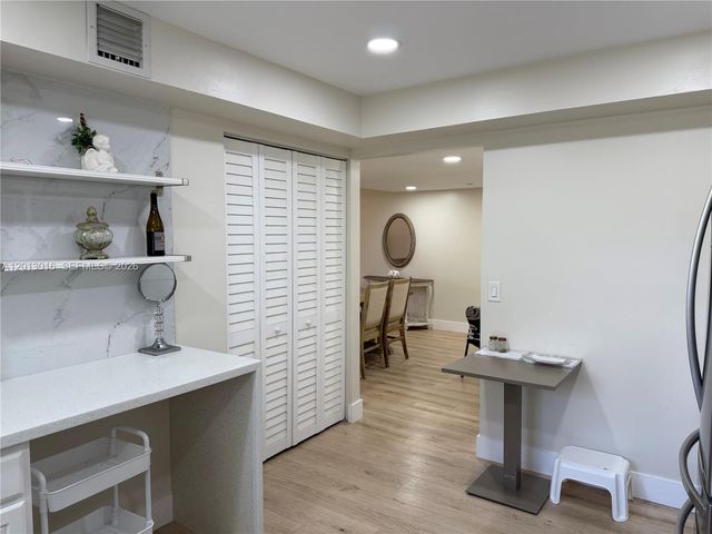 491 Racquet Club Rd 312, Weston, FL 33326